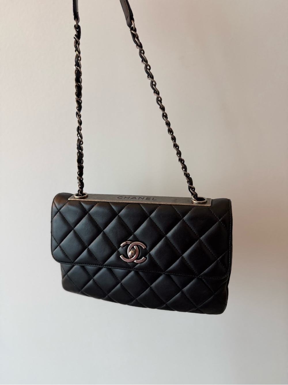 Chanel Trendy CC Shoulder Flap Bag in Black - Picture 11 of 15